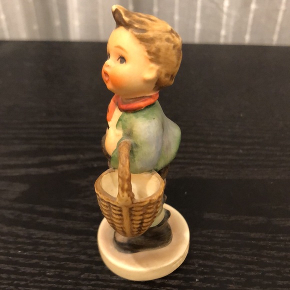 Hummel Figurine Boy Holding Basket - Picture 10 of 13